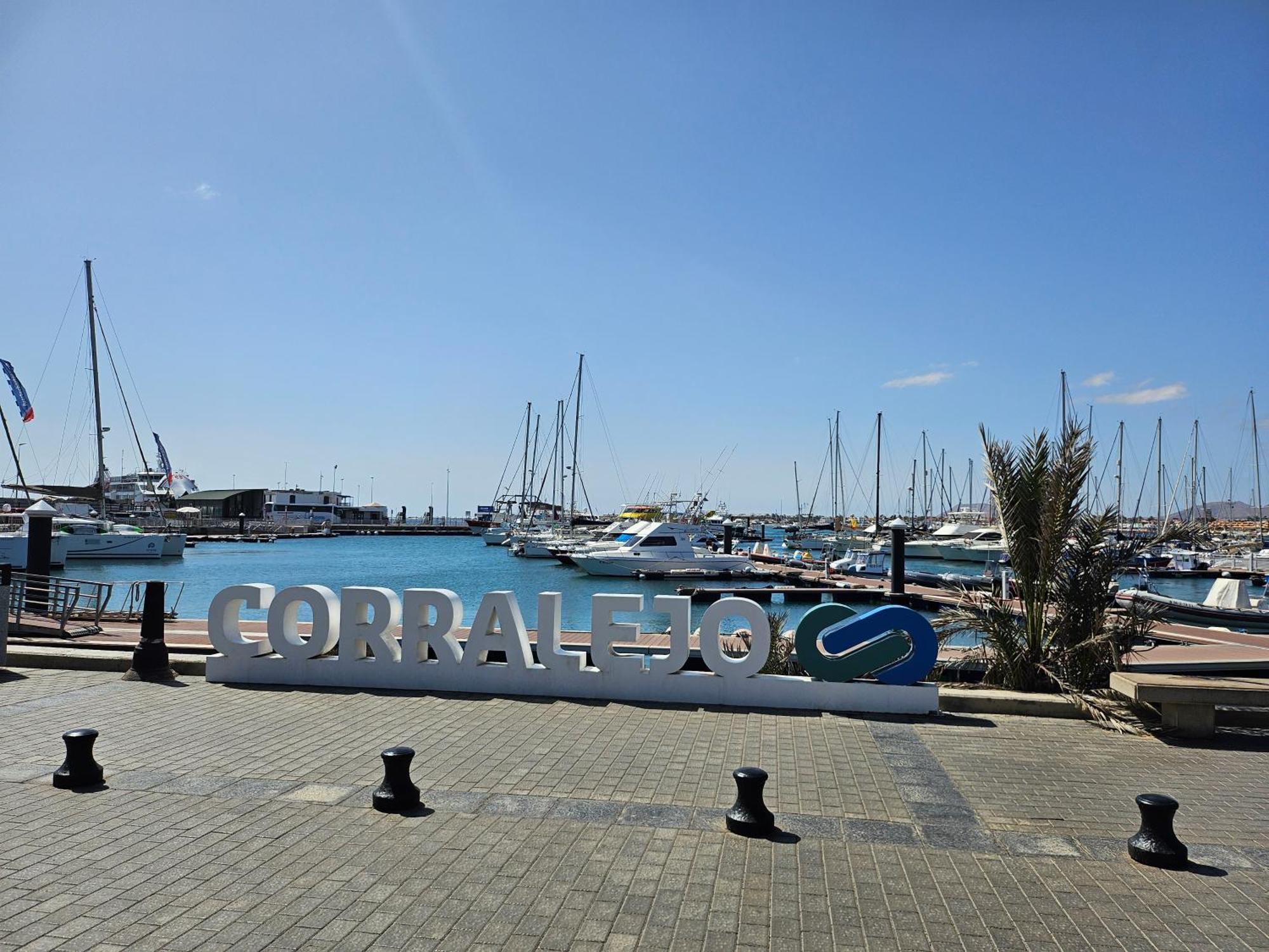 Corralejo Coliving By Amazzzing Travel Hostel Kültér fotó