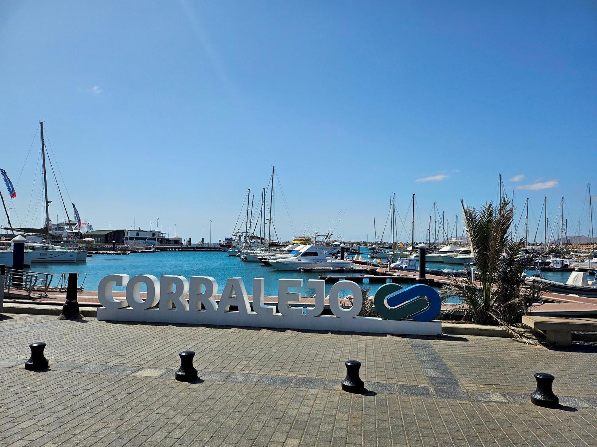 Corralejo Coliving By Amazzzing Travel Hostel Kültér fotó